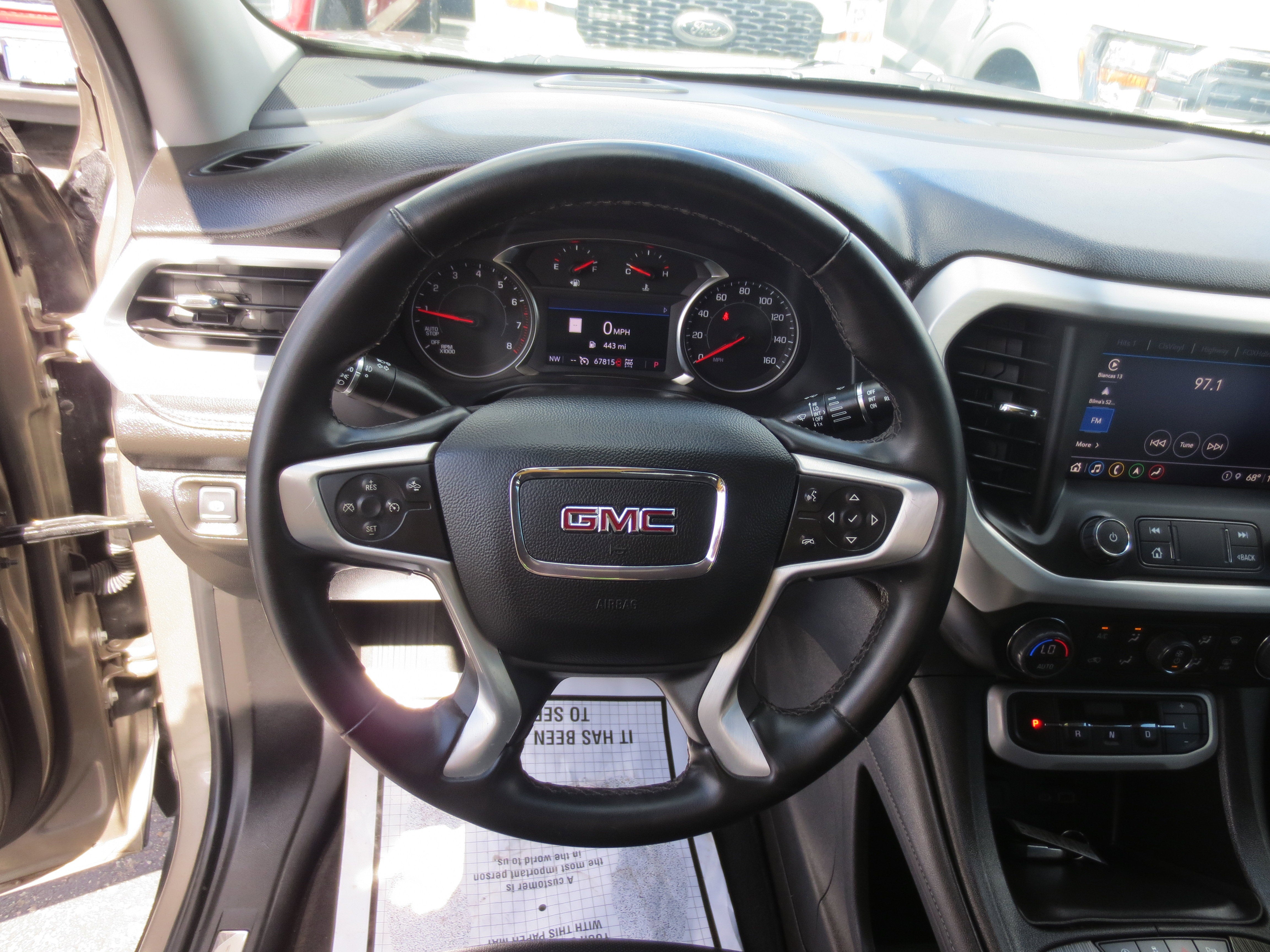 2023 GMC Acadia SLT