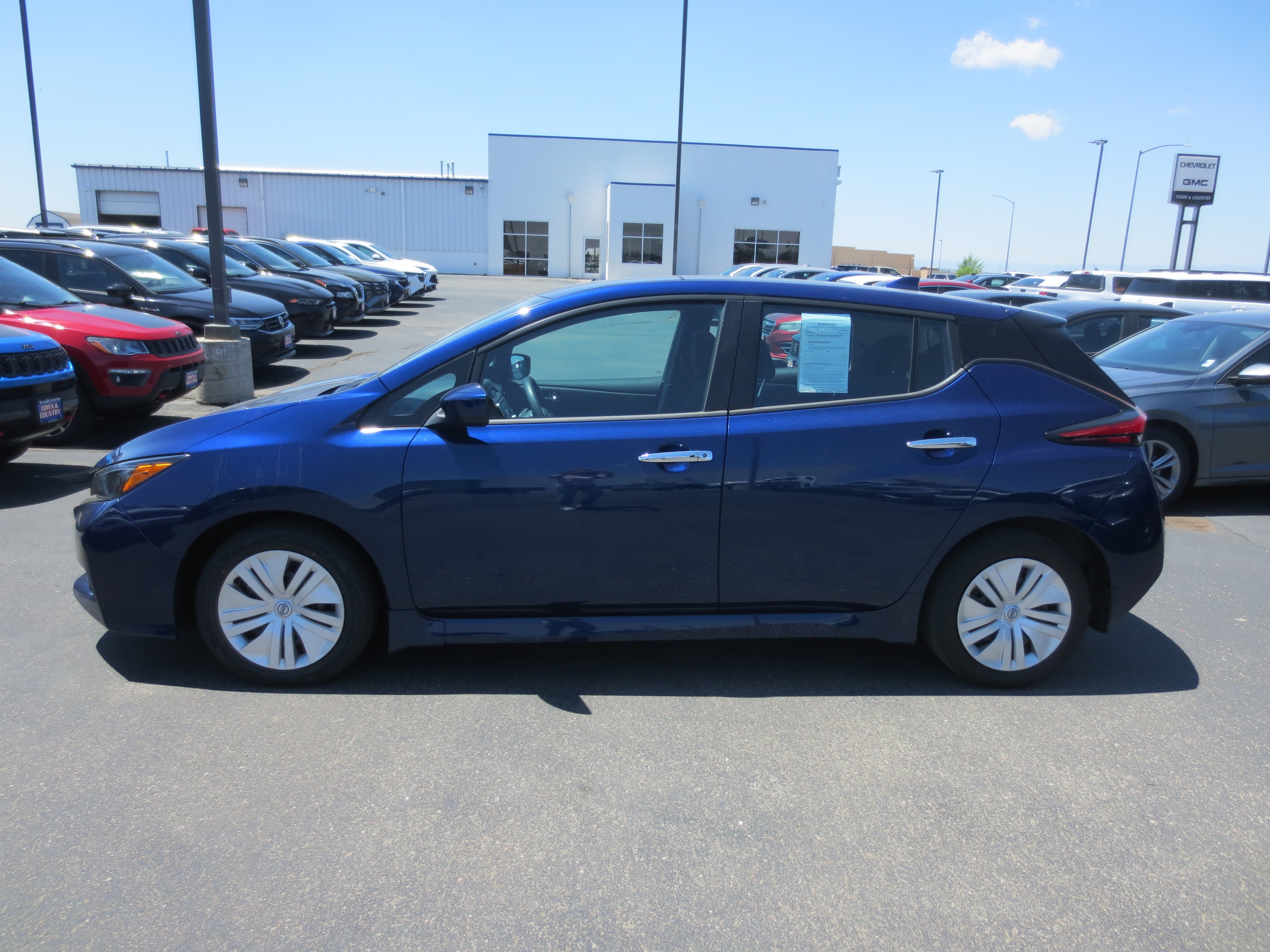 2025 Nissan LEAF S
