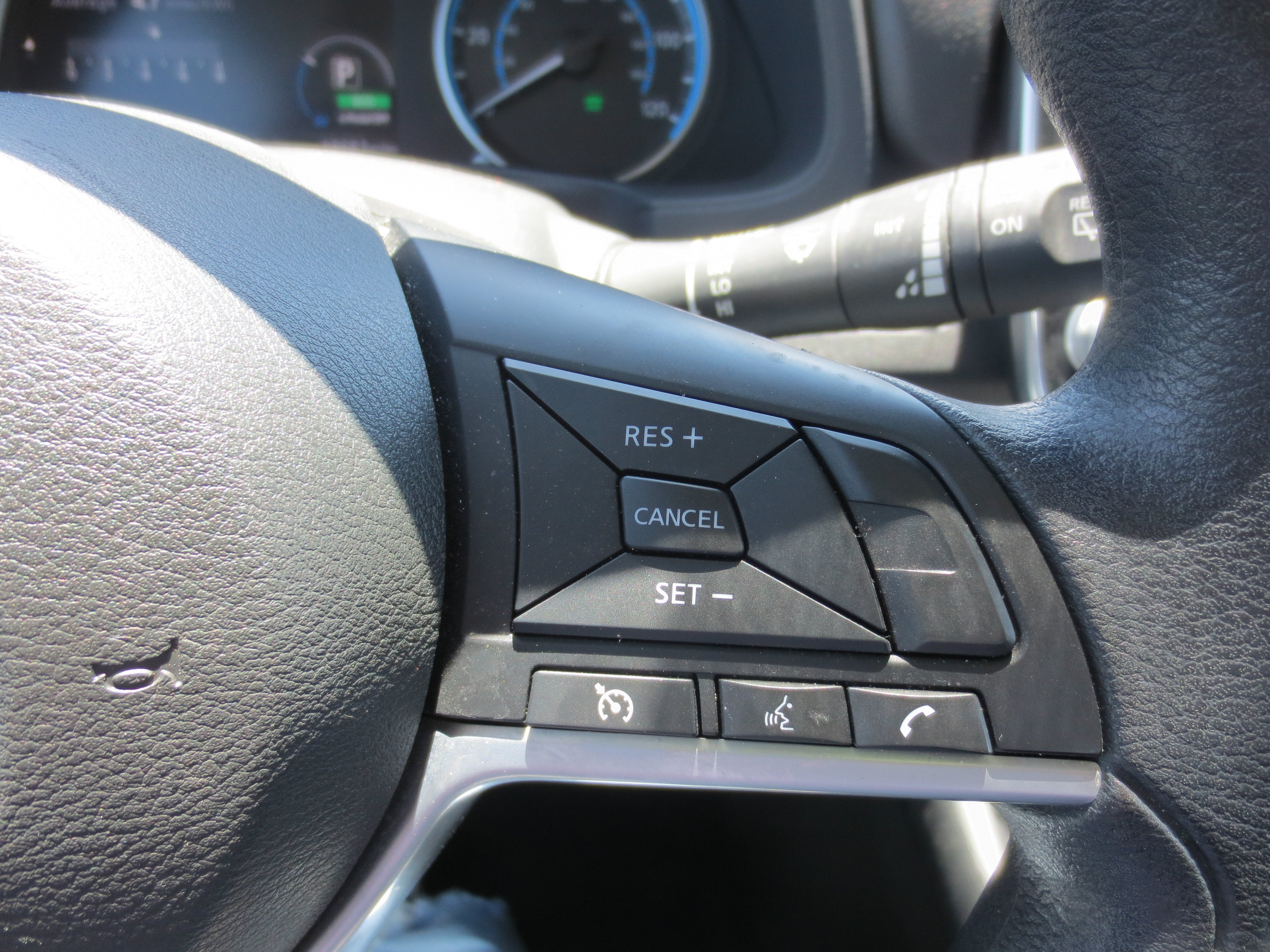 2025 Nissan LEAF S