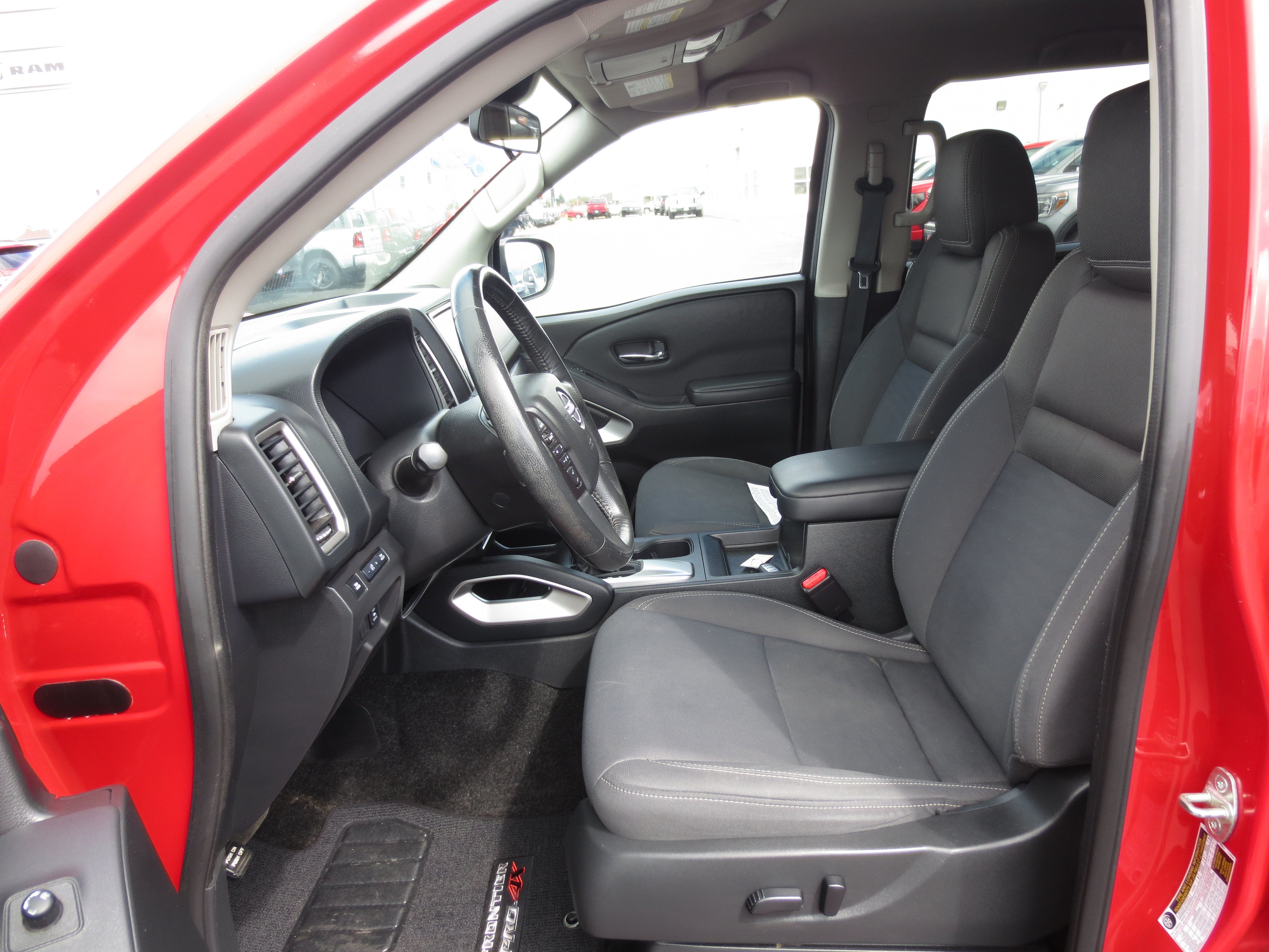2022 Nissan Frontier SV