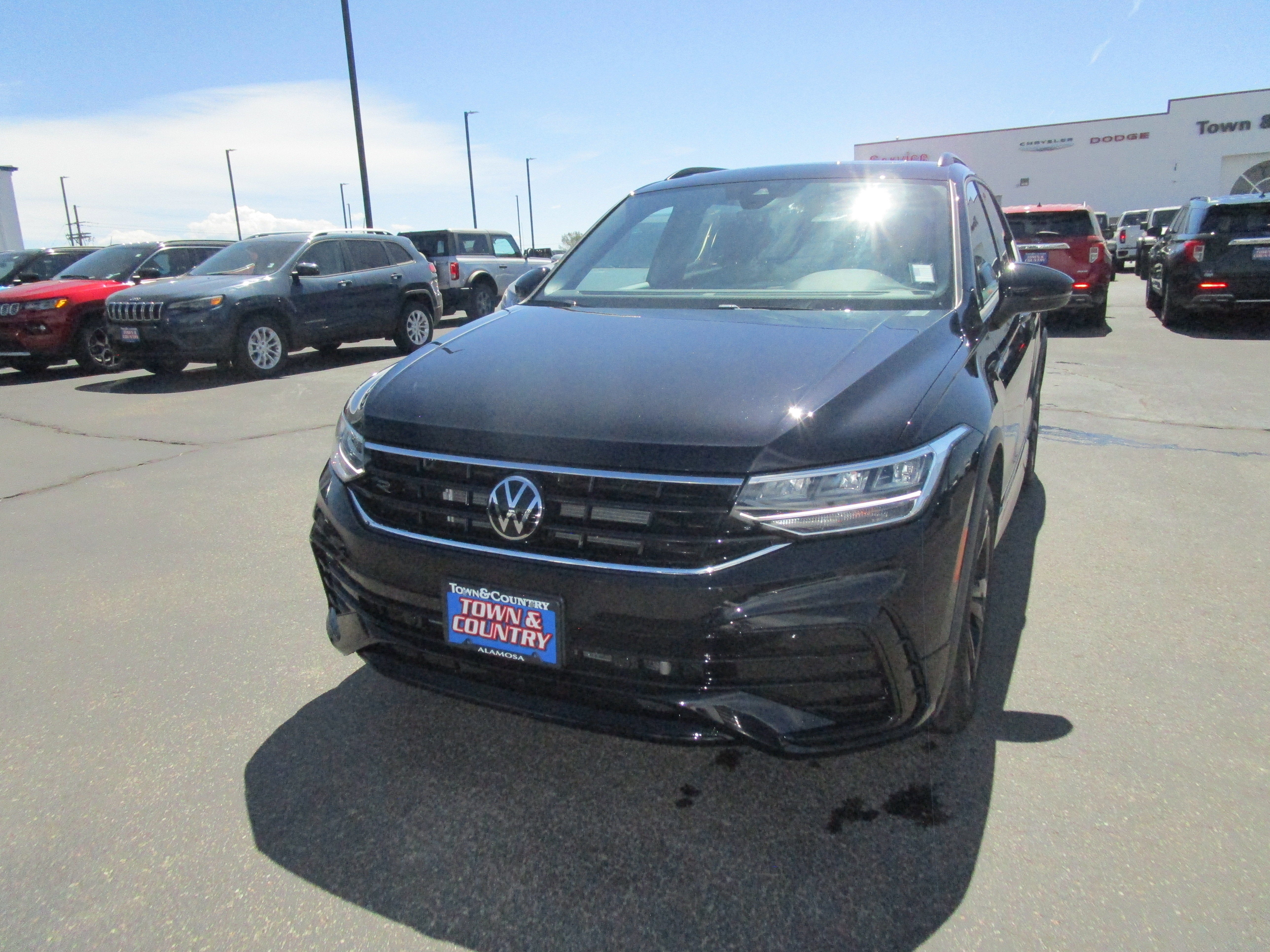 2023 Volkswagen Tiguan SE R-Line Black