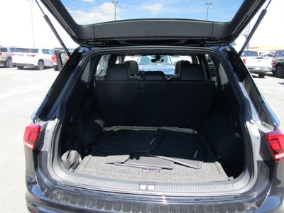 2023 Volkswagen Tiguan SE R-Line Black